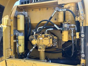 Excavatrice sur chenilles hydraulique Caterpillar CAT 323DL d'occasion, 23 tonnes, haute qualité, excavatrice moyenne, vente chaude - Product Image 4