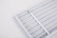 Profils linéaires modernes en aluminium pour déflecteurs d'air de plafond, grilles de climatisation et diffuseurs - Atelier extérieur