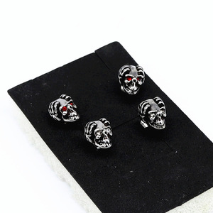 Pendientes de esqueleto yunnique, diseño de calavera con ojos rojos, de acero de titanio, estilo punk, joyería de moda - Product Image 3