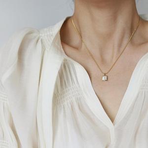 เครื่องประดับสแตนเลสชุบทอง โซ่เส้นเล็กประดับเปลือกหอยมุกขัดเงาสูง - Product Image 5