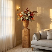 Vase en osier tressé de couleur naturelle avec décoration en dentelle, design populaire, pour la décoration intérieure et hôtelière