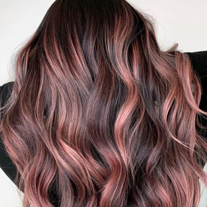 Perruque synthétique frontale en dentelle transparente 13x4, marron avec des boucles lâches violettes de haute qualité, perruques synthétiques pour femmes - Product Image 1