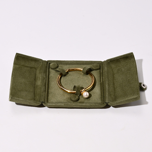 Caja de Joyería de Terciopelo Verde con Diseño de Dos Puertas Personalizada FANXI, para Anillos, Pendientes y Colgantes, con Cierre a Presión - Product Image 1