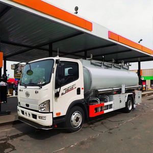 Camion-citerne à transmission automatique pour carburant diesel, nouveau modèle, pour le stockage d'huile, disponible à la vente en Chine - Product Image 1