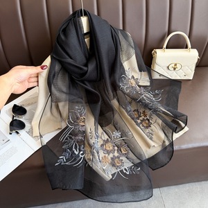 Sciarpa in Organza di Alta Qualità, Lussuosa e Leggera, con Elegante Motivo Floreale Ricamato, per Abiti da Sera Femminili - Product Image 2