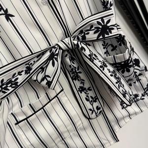 <span class=keywords><strong>Camicia</strong></span> da <span class=keywords><strong>donna</strong></span> elegante a righe <span class=keywords><strong>con</strong></span> stampa floreale in vita a maniche lunghe e pantaloni larghi in vita elastica nuovo abito Casual stile casa - Product Image 4