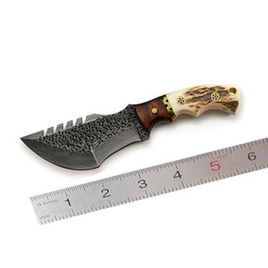Cuchillo de Caza de Acero de Damasco Hecho a Mano, Cuchillo de Caza de Acero de Damasco Personalizado para Acampar - Product Image 1