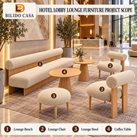 Ensemble de mobilier d'accueil pour hôtel : Canapé de hall rembourré, bancs, fauteuils lounge, tabourets, tables basses en bois - Vente en gros