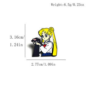Pin de Metal con Diseño de Personaje de Anime Sailor Moon, Broche de Aleación con Forma de Corazón, Accesorio con Técnica de Grabado Digital - Product Image 6