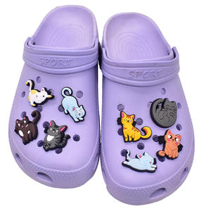 Breloques de chaussures en PVC souple personnalisées HY Wholesale, motifs de dessins animés, décorations supérieures en caoutchouc, cadeaux pour enfants, accessoires de chaussures pour <span class=keywords><strong>Crocs</strong></span> - Product Image 3
