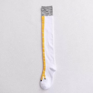<span class=keywords><strong>Chaussettes</strong></span> montantes en coton tricoté doux à la mode Vêtements décontractés Conception tricotée pour un usage quotidien Taille unique pour toutes les femmes de la saison d'automne - Product Image 2