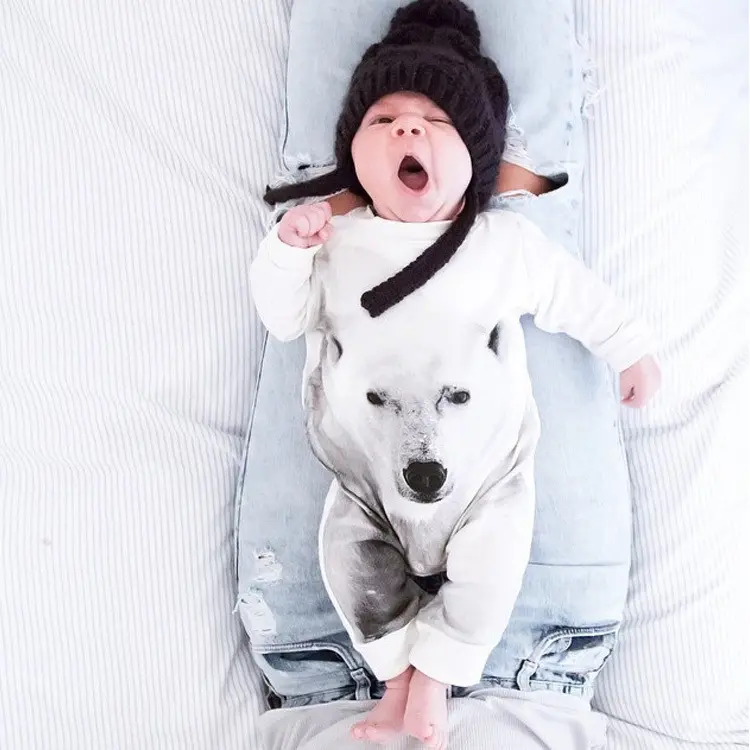 マレーシアの子供のための名前のないブランドの服の赤ちゃんの動物のプリントロンパース