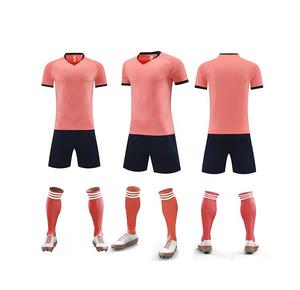 Maillots de football personnalisés en polyester, impression numérique, vêtements de sport respirants pour enfants, style rétro pour l'été et l'automne, service OEM - Product Image 2
