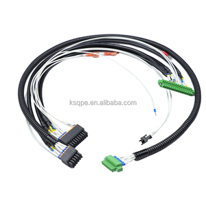 Harnais de câblage industriel personnalisé avec tube ondulé et borniers Phoenix pour systèmes PLC - Product Image 1