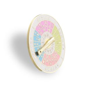 Placa de Identificación de Metal Esmaltado Duro con Diseño de Brújula de Alta Apariencia en Colores Rosa y Amarillo - Product Image 4