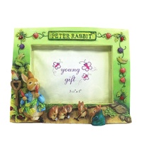 Cadre photo vert 3.5x5 pouces en poly résine Peter Rabbit Cadre photo Fruits mélangés pour enfants Décoration intérieure et décoration