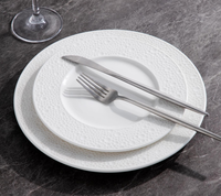 Assiettes en Porcelaine Fine Blanches Gaufrées Effet Martelé, Écologiques et Durables, pour Steaks et Pâtes Occidentaux, en Céramique
