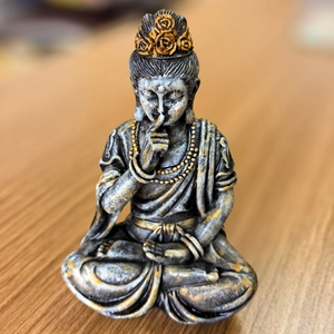 Figura de <span class=keywords><strong>Buda</strong></span> Meditando Silencioso Estilo Vintage Xi Qing, Artesanía de Resina en Forma de Barril, Adorno de Escritorio para el Día de San Valentín, Mesa de Té, Sala de Estudio - Product Image 2