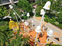 Équipement de terrain de jeu extérieur en métal haut de gamme pour enfants avec structure d'escalade en corde pour zone résidentielle et maternelle