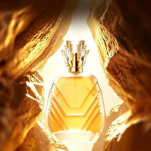 Profumo da Donna di Lusso 75ml con Logo Personalizzato, Etichetta Privata, Confezione Riciclabile con Bottiglia in Vetro Serigrafata - Product Image 6