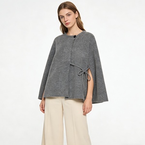 Manteau cape gris pour femme - Manches fendues, taille à nouer, coupe oversize, tendance - Product Image 1