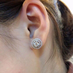 Orecchini a lobo in oro bianco con diamanti taglio brillante rotondo, montatura a griffe, gioielli classici da donna per matrimonio - Product Image 5