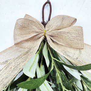 Couronne d'olivier en plastique <span class=keywords><strong>Grace</strong></span> New Beginnings de 60*40 cm avec nœud pour la décoration de porte au printemps et en été - Product Image 6
