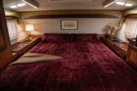 Pour camping-car moderne et robuste avec auvent, idéal pour les aventures en plein air hors réseau