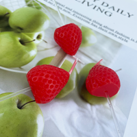 Lot de 3 bougies d'anniversaire écologiques non toxiques en forme de fraise, décorations réalistes pour gâteaux aux fruits, idéales pour les desserts de fête de Pâques
