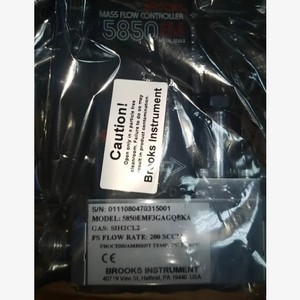Débitmètre Brooks Instrument 5850EM 200 SCCM pour gaz, connexion à bride en acier inoxydable - Product Image 2