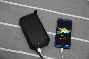 Banco de energía <span class=keywords><strong>Solar</strong></span>, Cargador <span class=keywords><strong>Solar</strong></span> portátil, 20.000 mAh, Cargador inalámbrico Qi y Tres Puertos USB - Product Image 6