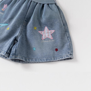 Shorts in <span class=keywords><strong>Jeans</strong></span> da Ragazza, Carini e alla Moda per l'Estate, con Stampa a Stelle, Gamba Dritta, in Denim - Product Image 3