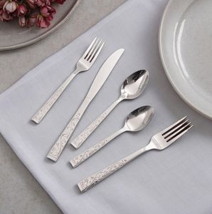 Set di Coltelli e Forchette in Acciaio Inox Intagliati Retrò: Posate Estetiche per una Tavola da Pranzo di Lusso - Product Image 4