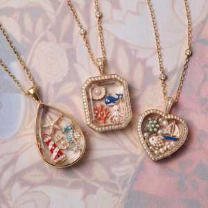 Ciondolo Portafoto Retrò Personalizzabile Apribile e Chiudibile, Design Cavo <span class=keywords><strong>Trasparente</strong></span>, Colore Oro 18k - Product Image 2