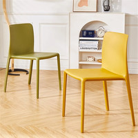 Chaise de salle à manger en plastique de style nordique, design moderne et simple, personnalisable, sans cadre, pour salon de thé, salon de maquillage