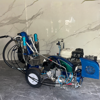 Machine de marquage routier de première classe à deux pompes airless pour peinture à froid, avec distributeur de billes de verre intégré, alimentée par moteur, faible encombrement