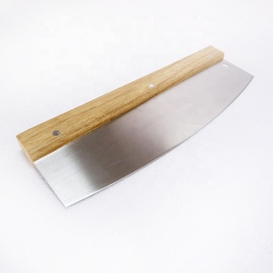 Set <span class=keywords><strong>di</strong></span> 3 Pezzi: Pala per <span class=keywords><strong>Pizza</strong></span> in Metallo con Manico in Legno Rimovibile e Coltello per <span class=keywords><strong>Pizza</strong></span> in Acciaio Inossidabile - Product Image 3