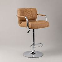 Tabouret de bar pivotant réglable en cuir PU marron avec accoudoirs, dossier rembourré, base chromée et repose-pieds pour cuisine et bar