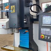 Fraiseuse verticale CNC haute vitesse XK7124 avec broche BT40 6000 tr/min multifonctionnelle pour le traitement des pièces en aluminium