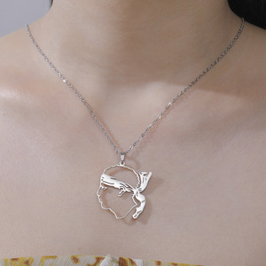 Collana con Ciondolo a Forma di <span class=keywords><strong>Bandiera</strong></span> Corsicana Traforata in Acciaio Inox 304, Bestseller Transfrontaliero Direttamente dalla Fabbrica, Bambù e Oro 18k - Product Image 3