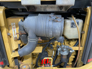 Miniexcavadora Usada Cat 301.5 con Motor Original, Bomba Hidráulica MOOG de 2200 kg, Modelo 2024, Excelente Estado, Importada de Japón - Product Image 6