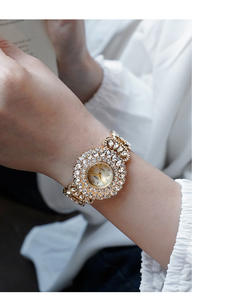 Reloj de Cuarzo con Cadena de Girasoles Pequeños, Regalo Perfecto para las Fiestas, para Mujer - Product Image 2