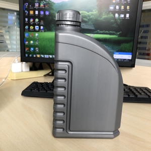 Vente en gros de bouteilles d'huile moteur en plastique HDPE de <span class=keywords><strong>1L</strong></span> avec bouchon à vis, fabriquées par soufflage automatique - Product Image 2