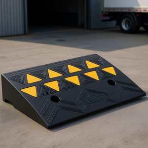 Rampa de goma para bordillo Vector, 4.25 pulgadas de alto, 11.8 pulgadas de ancho, 19.7 pulgadas de largo, para montacargas, camiones, autobuses, coches, sillas de ruedas, bicicletas - Product Image 2