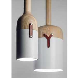 Lampe suspendue ronde en bois faite à la main, moderne, avec taille et couleur personnalisables - Product Image 1
