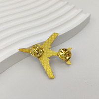 Alfileres de solapa esmaltados con forma de avión, regalos de aerolínea chapados en oro personalizados