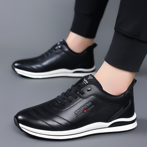 รองเท้าผ้าใบผู้ชายสีขาวระบายอากาศได้ดี รองเท้าหนังลำลอง สวมใส่สบาย ไม่ลื่น เหมาะสำหรับใส่พักผ่อน - Product Image 4