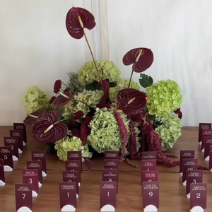 Sfera di Fiori Artificiali Bordeaux e Verdi da 40cm, Composizione Floreale per Matrimoni ed Eventi Autunnali, Centrotavola Decorativo - Product Image 3
