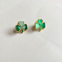 Insigne en métal personnalisé Ireland St. Patrick's Day Lucky Shamrock Trèfle à quatre feuilles Insigne Vintage Baked Lacquer Drip Oil Label Pin
