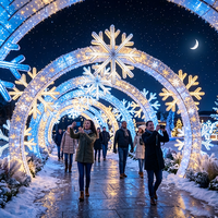Grandes lanternes de Noël commerciales, décorations lumineuses en forme de tunnel et arches de Père Noël pour les événements festifs